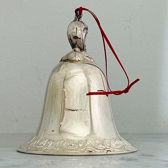 Wallace Annual Silverplate Christmas Bell 1995 Baroque 3.25 inch EUC - Picture 3 of 6